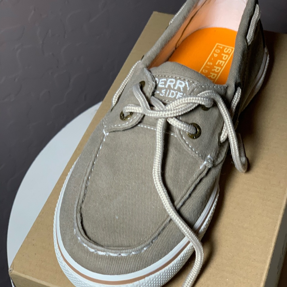 Boys sperry
